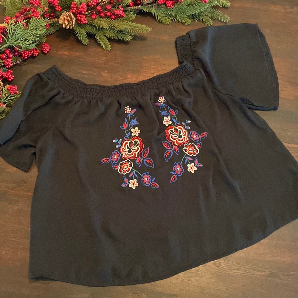 Flying Tomatoes- Black off shoulder ladies blouse - Size XL/XXL